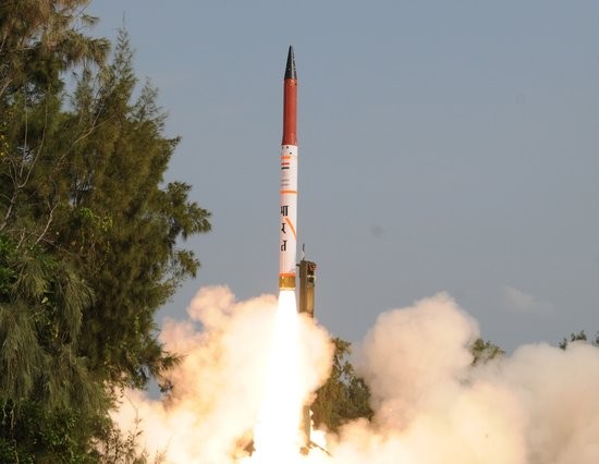 Ấn Độ vừa liên tiếp phóng thử thành công tên lửa đạn đạo tầm trung Agni-3 và tên lửa đạn đạo tầm xa Agni-4