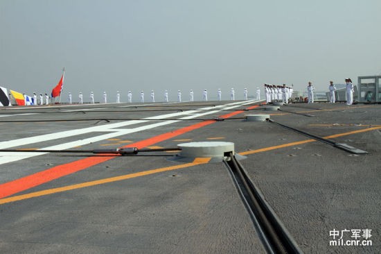 Trung Quốc tự chế cáp hãm đà cho tàu sân bay Liêu Ninh