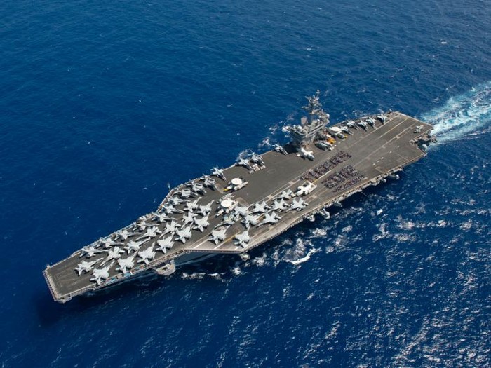 Tàu sân bay USS Carl Vinson, Hải quân Mỹ.