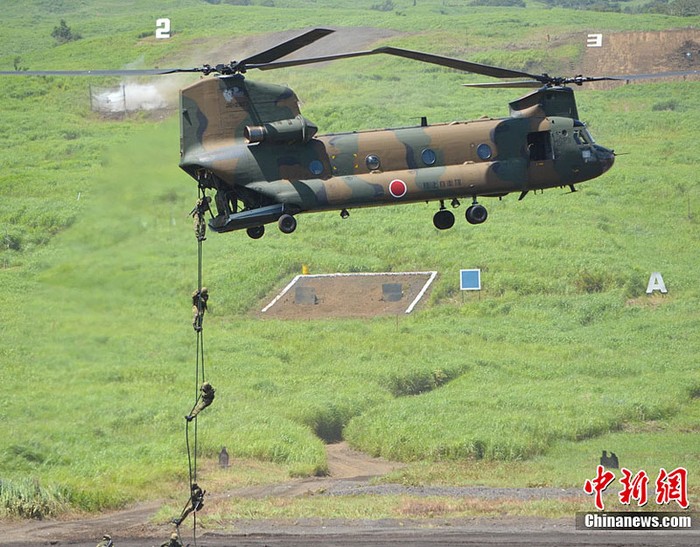 Máy bay trực thăng vận tải CH-47J của Lực lượng Phòng vệ