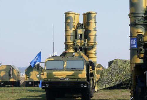 Hệ thống tên lửa S-400 do Nga chế tạo