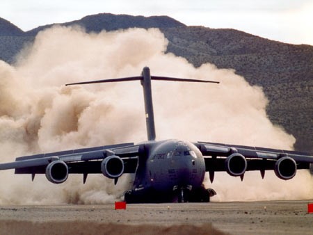 Máy bay vận tải chiến lược C-17 của quân Mỹ