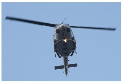 Máy bay trực thăng của Lực lượng Bảo vệ bờ biển Nhật Bản lượn vòng trên không đảo Senkaku