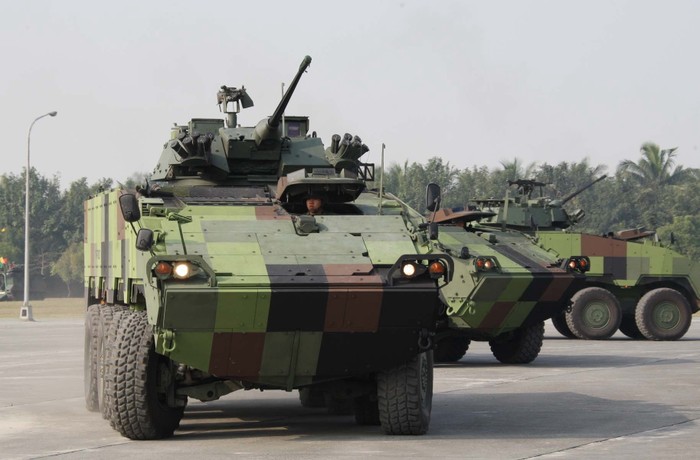 Xe bọc thép chở quân bánh lốp CM-32 Clouded Leopard do Đài Loan tự chế tạo