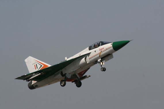 Máy bay chiến đấu hạng nhẹ Tejas (LCA) do Ấn Độ tự sản xuất.