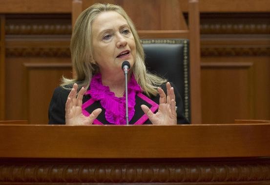 Ngoại trưởng Mỹ Hillary Clinton luôn là người thúc đẩy chính cho chiến lược "quay trở lại châu Á-Thái Bình Dương" của Mỹ. Bà vừa có bài phát biểu tại Australia nhấn mạnh tầm quan trọng của Ấn Độ và thúc đẩy mối quan hệ giữa Mỹ-Ấn, Australia-Ấn
