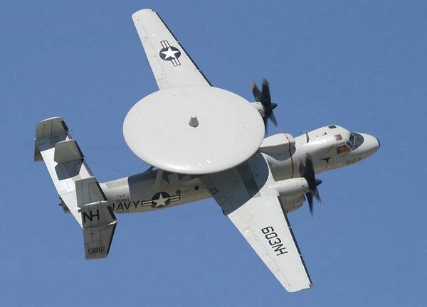 Máy bay cảnh báo sớm E-2C của quân Mỹ
