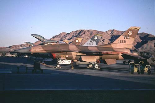 Máy bay chiến đấu F-16C của Không quân Mỹ sơn màu mô phỏng quân địch để đào tạo phi công