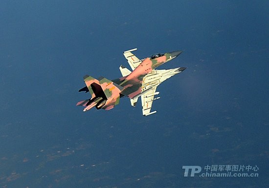 Không quân Trung Quốc sử dụng máy bay chiến đấu Su-30 làm "quân xanh"