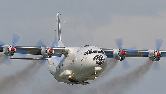 Máy bay vận tải An-12 do Nga chế tạo