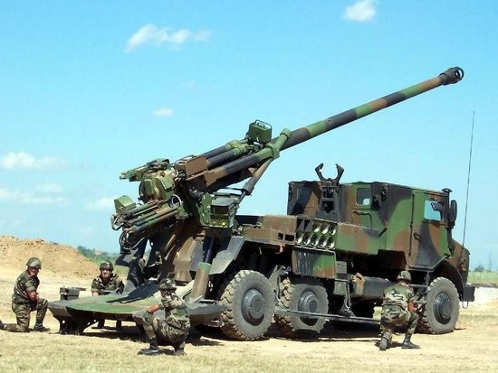 Lựu pháo tự hành bánh lốp 155 mm Caesar do Công ty Nexter Pháp sản xuất