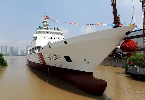 Tàu Hải tuần 01 là tàu tuần tra cứu hộ cỡ lớn, có chức năng giám sát hàng hải và cứu hộ, lượng giãn nước 5.418 tấn, dài 128,6 m, tốc độ 20 hải lý/giờ, khả năng chạy liên tục 10.000 hải lý; có thể mang theo trực thăng, chở 200 nhân viên được cứu. Hải tuần 01 là tàu có trang bị tiên tiến nhất, khả năng tổng hợp mạnh nhất hiện nay của Cục hàng hải Trung Quốc, được hạ thủy ngày 28/7/2012.