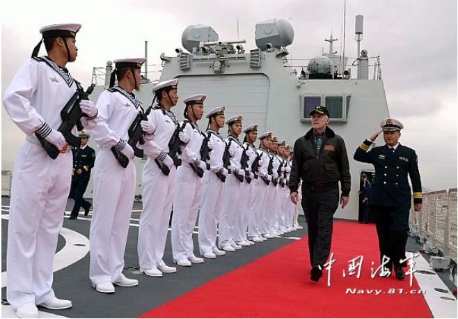 Cuối tháng 11/2012, Bộ trưởng Hải quân Mỹ Ray Mabus thăm Trung Quốc, lên tham quan tàu bệnh viện Hòa Bình Phương Châu và tàu hộ vệ tên lửa Từ Châu - Hải quân Trung Quốc