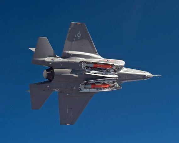 Báo Mỹ: Máy bay chiến đấu tàng hình F-35 và F-22 phải được kiểm nghiệm lâu dài mới có trình độ tác chiến thực tế.