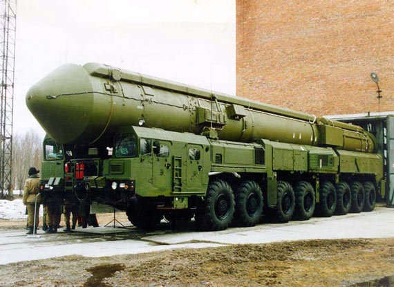Tên lửa kiểu mới Topol-M (SS-27) của Nga.