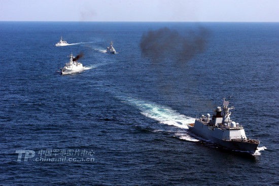 Năm 2012, Trung Quốc lần đầu tiên tổ chức diễn tập liên hợp giữa hải quân với hải giám và ngư chính
