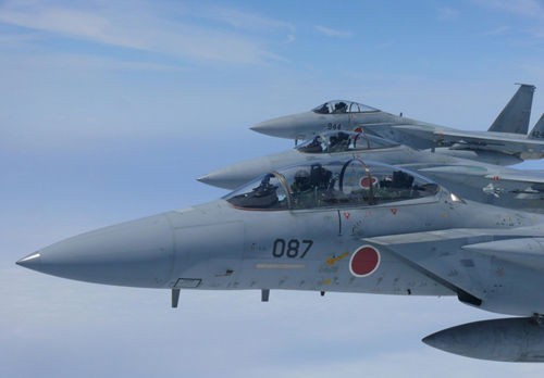 Do sự mạnh bạo của Trung Quốc của Trung Quốc trong lãnh hải và không phận đảo Senkaku, Nhật Bản đã nhiều lần triển khai các hành động ngăn chặn cứng rắn, trong đó có sử dụng phi đội máy bay chiến đấu F-15