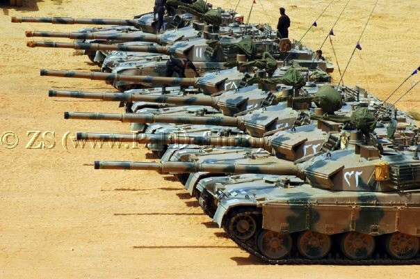 Xe tăng Khalid hay còn gọi là MBT-2000, do Trung Quốc-Pakistan hợp tác phát triển.