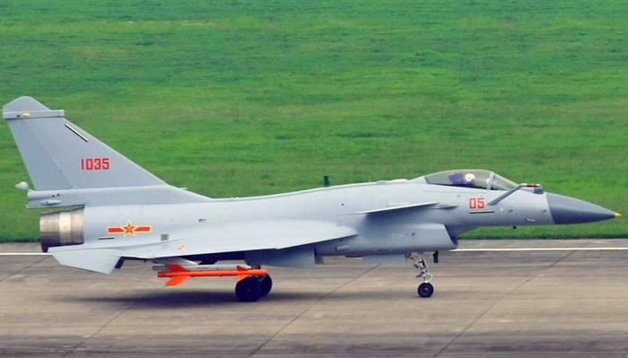 Máy bay chiến đấu J-10B do Trung Quốc sản xuất