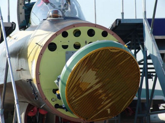 Radar mảng pha bị động IRBIS-E của máy bay chiến đấu đa năng Su-35 Nga