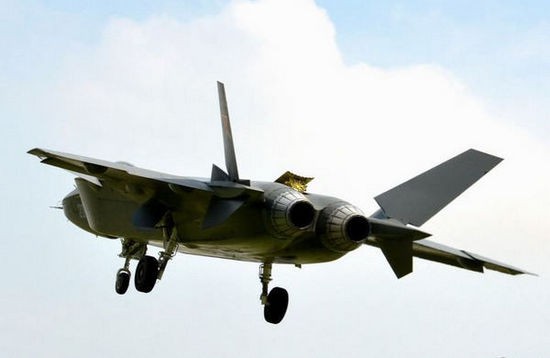 Trung Quốc đang nghiên cứu chế tạo máy bay chiến đấu thế hệ thứ năm J-20 (trong hình) và J-31, nhưng lại muốn mua máy bay chiến đấu thế hệ thứ 4 ++ Nga. Điều này khẳng định những tuyên truyền về sức mạnh của các loại máy bay mới này chỉ là có tác dụng tuyên truyền.
