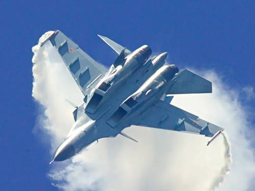 Su-35 Nga có khả năng cơ động mạnh, hơn F-35 Mỹ?