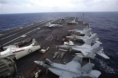 Tàu sân bay USS George Washington Hải quân Mỹ trên biển Đông (ảnh tư liệu)