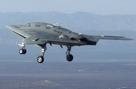 Máy bay chiến đấu không người lái X-47B Mỹ sẽ trang bị cho tàu sân bay trong tương lai
