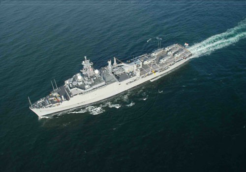 Tàu vận tải đổ bộ INS Jalashwa của Hải quân Ấn Độ, có lượng giãn nước 16.900 tấn, mua của Mỹ năm 2005, trị giá khoảng 48,23 triệu USD.