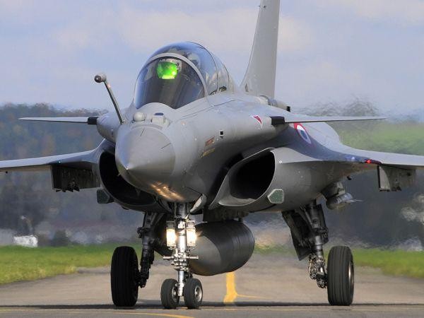 Ấn Độ mua 126 máy bay chiến đấu Rafale của Pháp