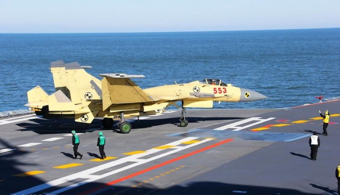 Trung Quốc đã cho máy bay chiến đấu hải quân J-15 cất/hạ cánh thử trên tàu sân bay Liêu Ninh