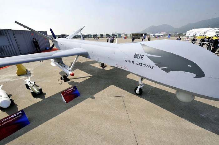 Trung Quốc chú trọng phát triển các loại máy bay không người lái thực hiện nhiều loại nhiệm vụ khác nhau như tấn công, do thám... Trong hình là UAV vũ trang Dực Long.