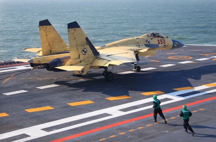Thủ đoạn tấn công duy nhất của tàu sân bay Liêu Ninh là máy bay chiến đấu hải quân J-15