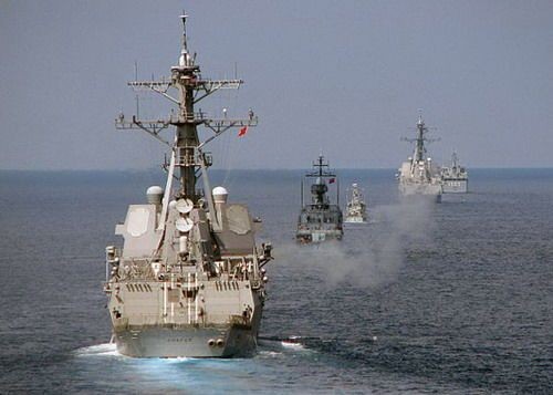 Hải quân Mỹ và Malaysia trong một cuộc diễn tập quân sự trên Biển Đông