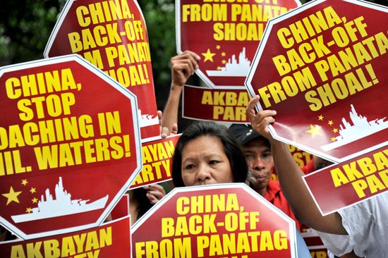 Những năm gần đây, người Philippines liên tiếp tổ chức biểu tình chống Trung Quốc