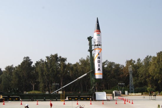 Tên lửa đạn đạo tầm trung Agni-3 Ấn Độ