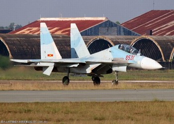 Máy bay chiến đấu Su-30MK2 của Không quân Việt Nam, do Nga chế tạo