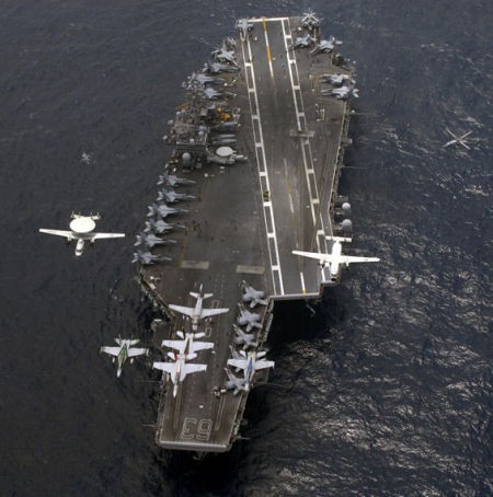 Tàu sân bay động cơ thông thường USS Kitty Hawk của Hải quân Mỹ