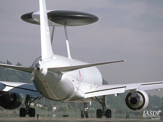 Máy bay cảnh báo sớm cỡ lớn E-3A do Mỹ chế tạo