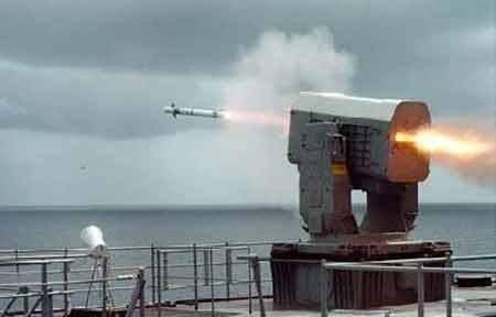 Tàu tấn công đổ bộ Dokdo của Hải quân Hàn Quốc phóng tên lửa