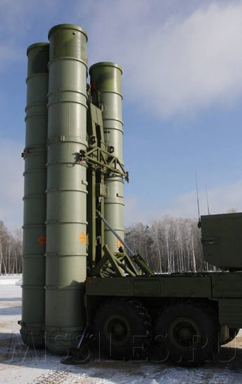 Tên lửa phòng không tầm xa S-400 Nga
