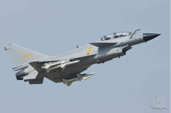 Trung Quốc chủ yếu tập trung vào phát triển máy bay chiến đấu như J-10 (trong hình), J-11, J-15, J-20...