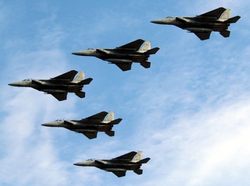 Nhật Bản sẽ tăng cường một phi đội máy bay chiến đấu F-15 cho căn cứ Naha, Okinawa.