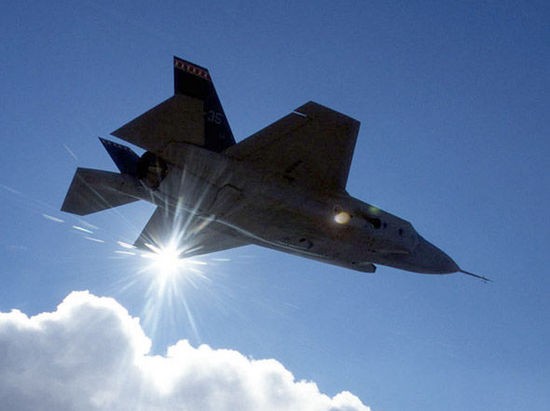 Nhật Bản đặt mua máy bay chiến đấu tàng hình F-35 Mỹ