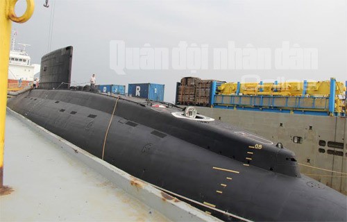 Tàu ngầm Hà Nội là tàu ngầm diesel lớp Kilo do Nga chế tạo, chiếc đầu tiên trong lô 6 chiếc lớp Kilo Việt Nam mua của Nga.