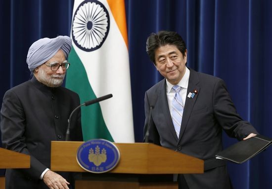 Thủ tướng Ấn Độ Manmohan Singh và Thủ tướng Nhật Bản Shinzo Abe