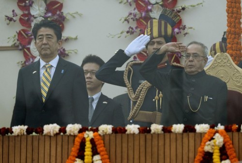 Thủ tướng Nhật Bản Shinzo Abe tại lễ duyệt binh ngày quốc khánh của Ấn Độ