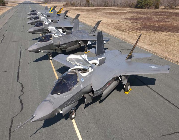 Nhật Bản đặt mua 42 máy bay chiến đấu tàng hình F-35 Mỹ
