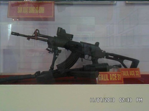 Việt Nam bắt đầu tự sản xuất súng trường Galil