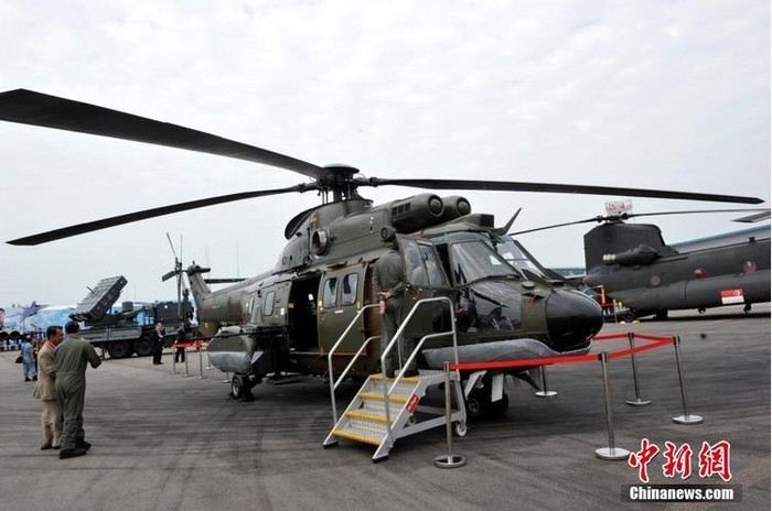 Máy bay trực thăng AS-322 Super Puma của Không quân Singapore tại Triển lãm